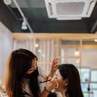 오브메이크업 로고